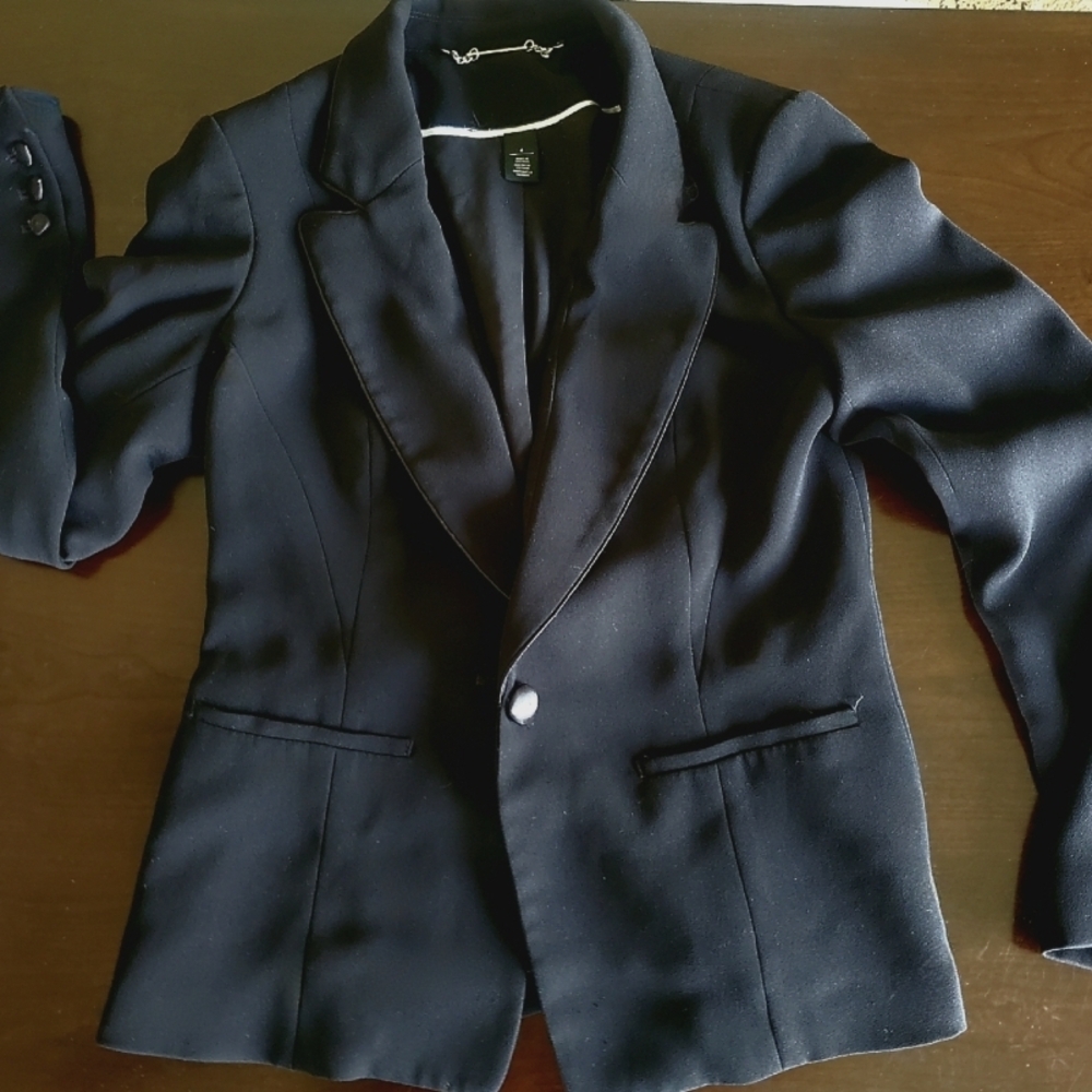 WHBM Size 6 Black Blazer